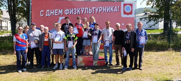 День Физкультурника в Слюдянке: Ракетки закружились в победном танце!