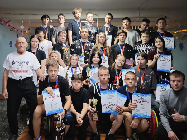 Новогодние соревнования по пауэрлифтингу