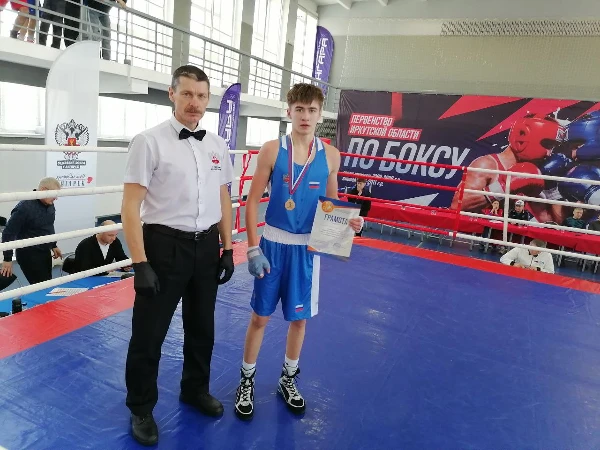 Боксеры на первенстве области среди юношей и юниоров