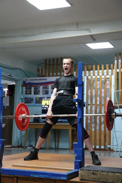 Соревнования по пауэрлифтингу в честь Дня Победы