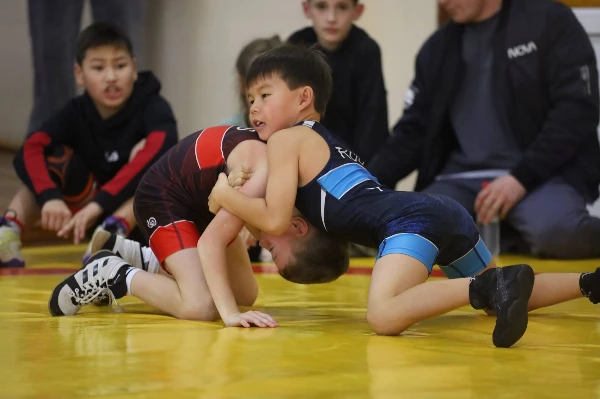 Яркий старт нового соревновательного сезона на Открытом первенстве Слюдянского района по вольной борьбе